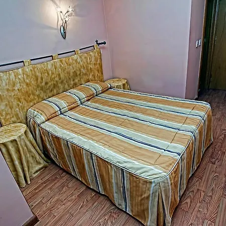 Hostal Stop-3